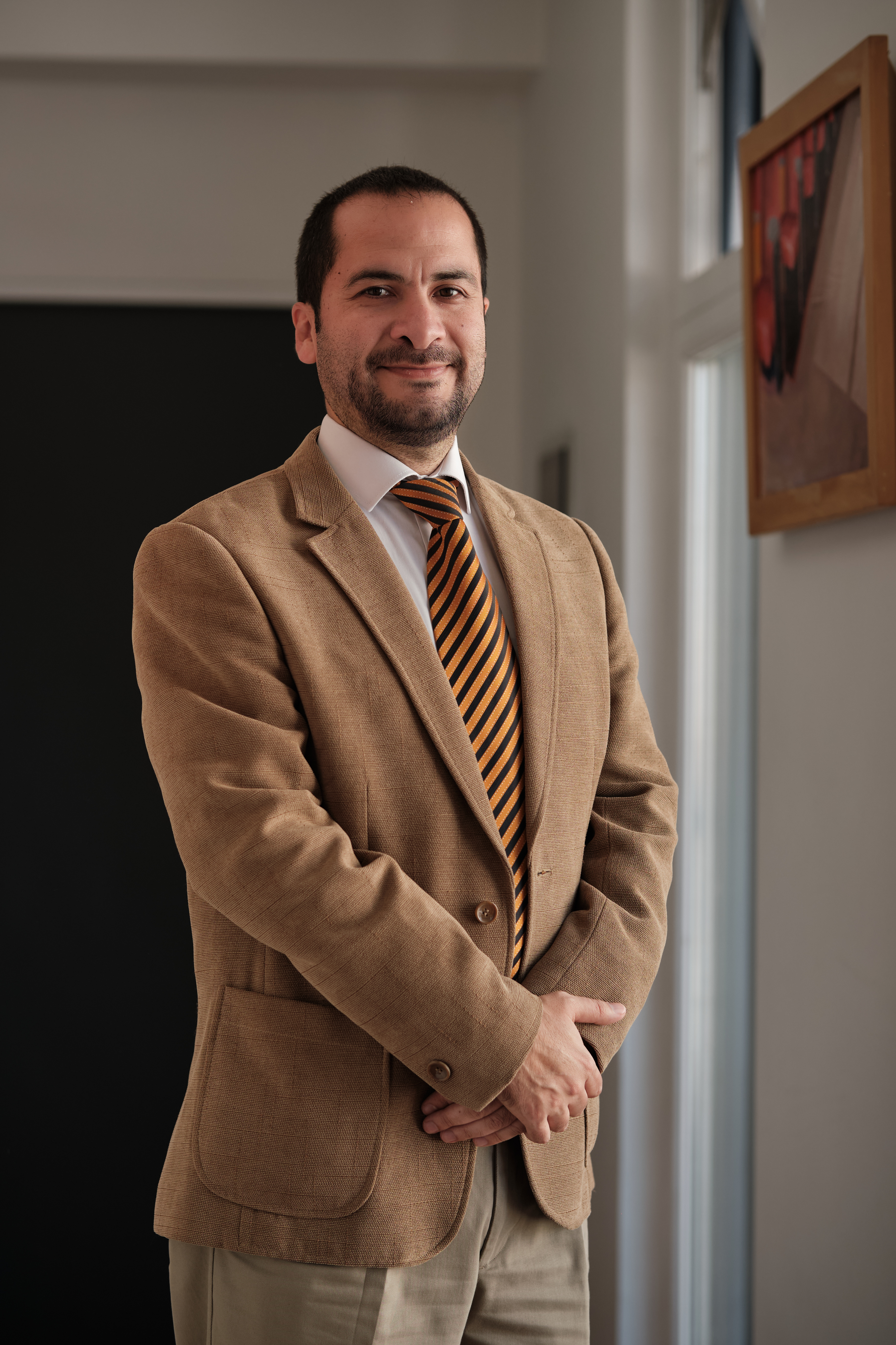 Roberto Valenzuela Espinoza — Abogado